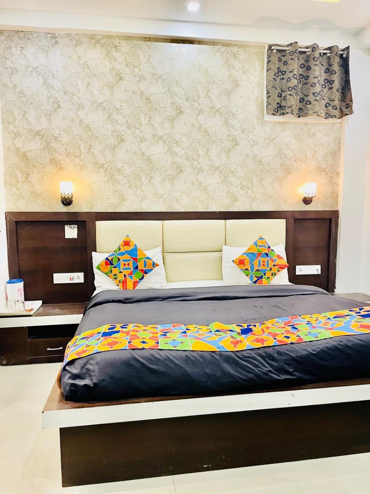 Hotel Olivia Star Taj Tajganj ภายนอก รูปภาพ